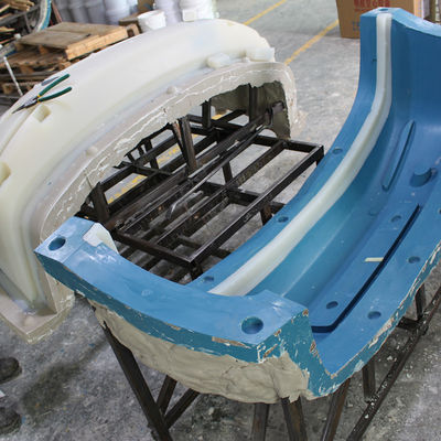 Plastic Reaction Injection Molding Big Automotive Parts Deburring Painting Surface Finish