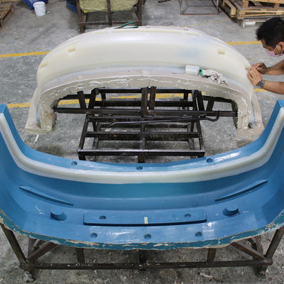 Reaction Plastic Injection Molding RIM Automotive Parts Deburring Painting Surface Finish